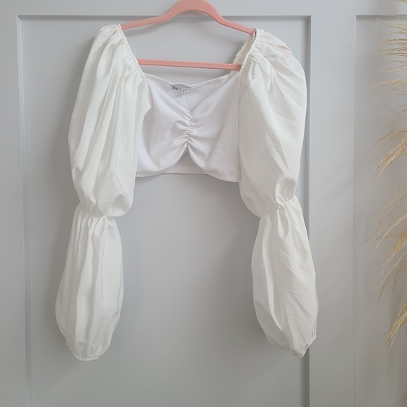 Exaggerated sleeves crop top - Picture 3 of 7